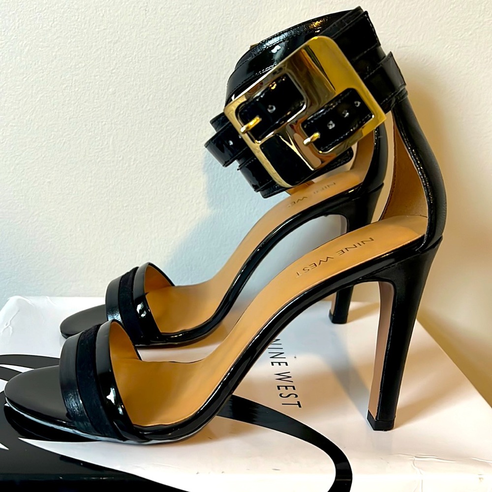 Like new black Nine West sandals. Size 7.